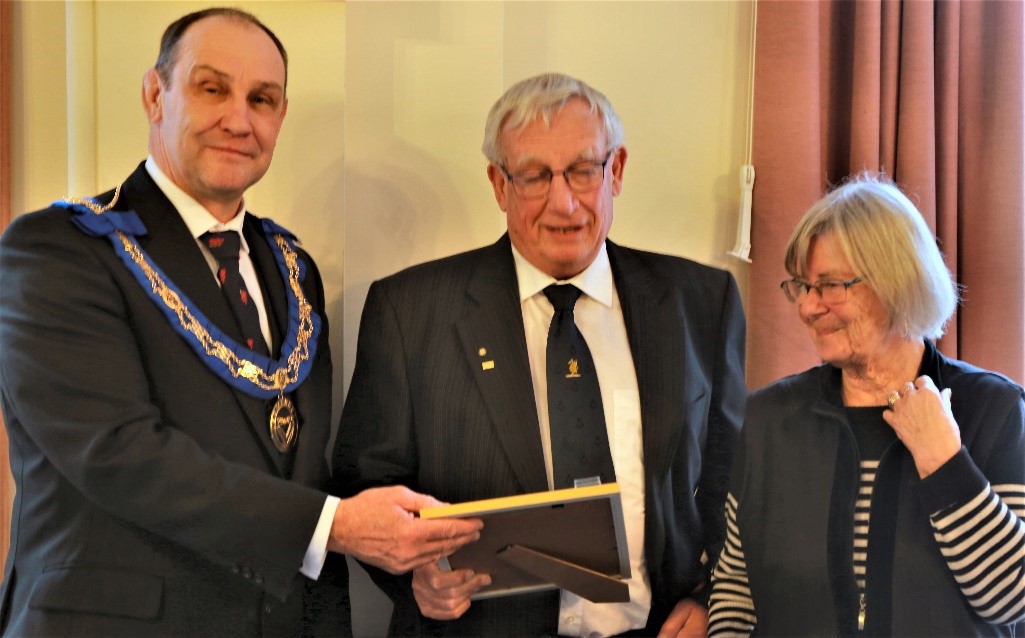 Andy Rodgers Receives PGM’s 50th Anniversary Certificate – Somerset ...